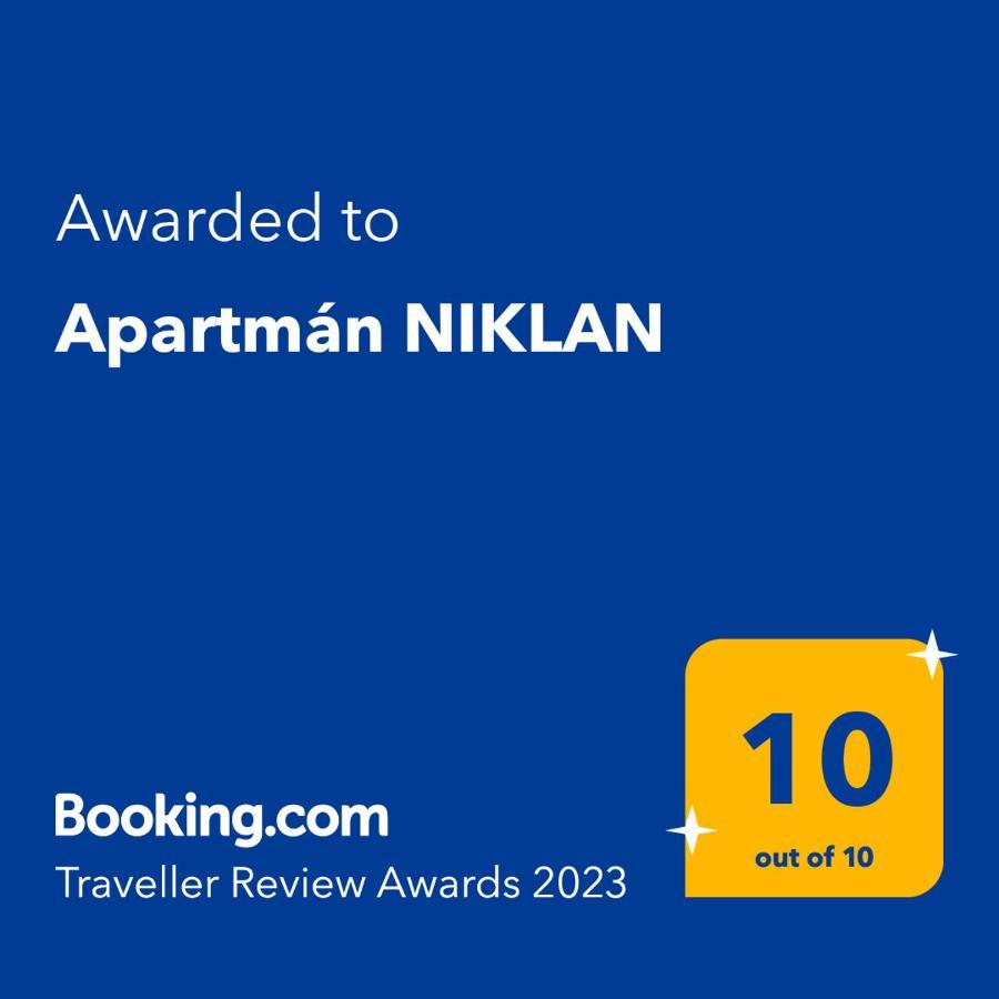 Apartman Niklan รอชนอฟ ป็อด ราดโฮชติเย็ม ภายนอก รูปภาพ